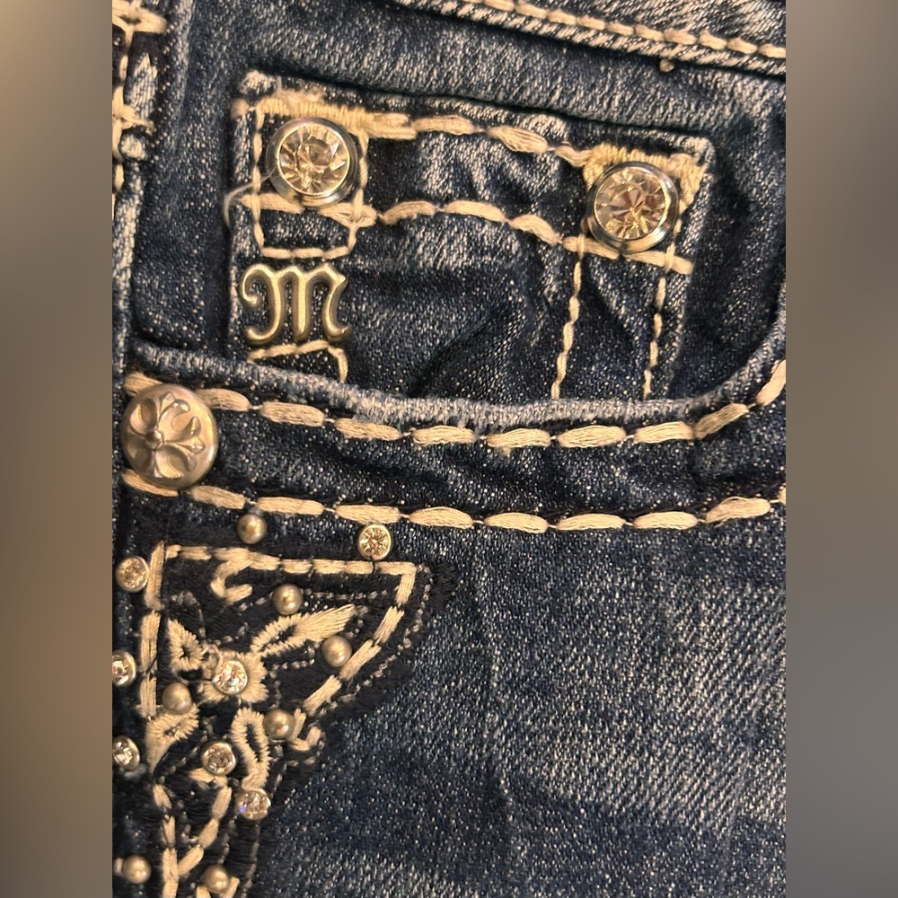 Miss Me Premium Embellished Jeans Size 26 - Picture 6 of 13
